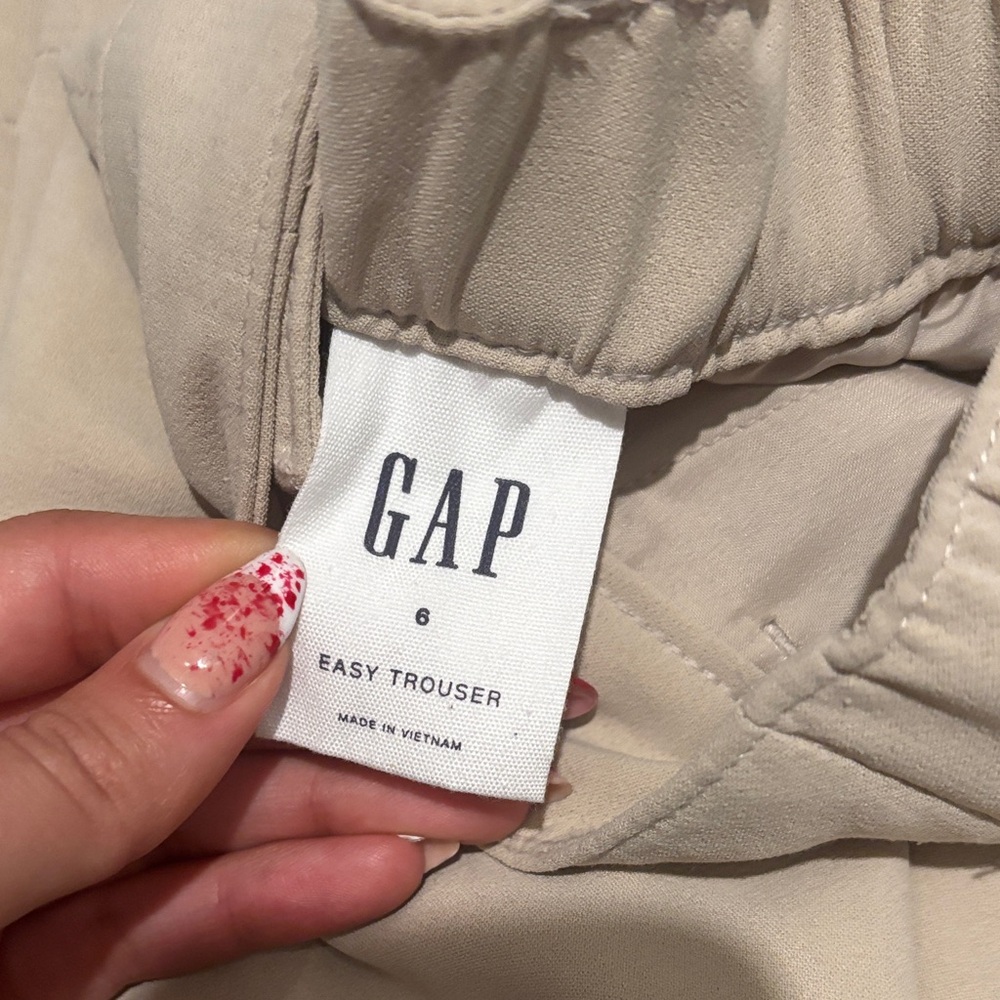 Women’s Beachwood Beige GAP Easy Trousers - Picture 4 of 5